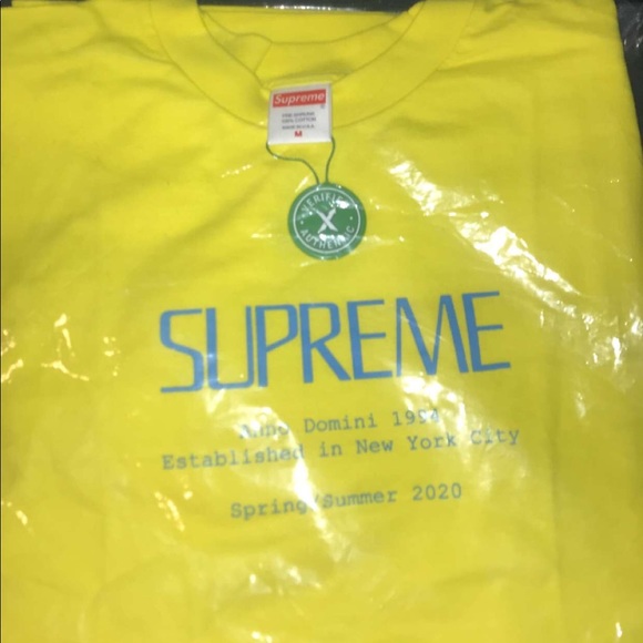 Supreme T-Shirt - Picture 2 of 2
